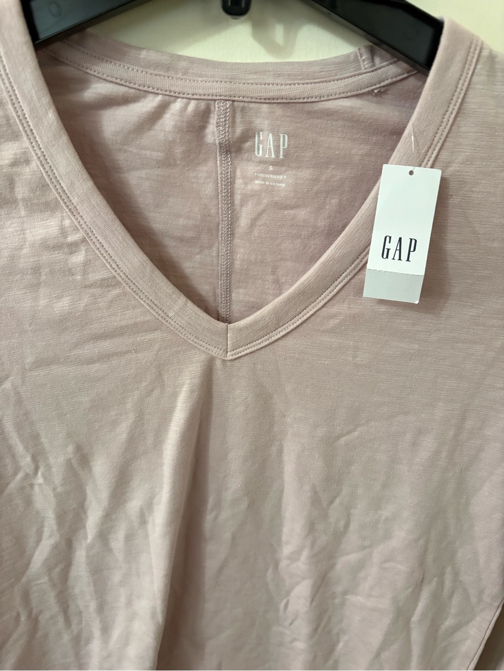 NWT! GAP Women's pink ForeverSoft Long Sleeve V-Neck T-Shirt - Small - Picture 5 of 8